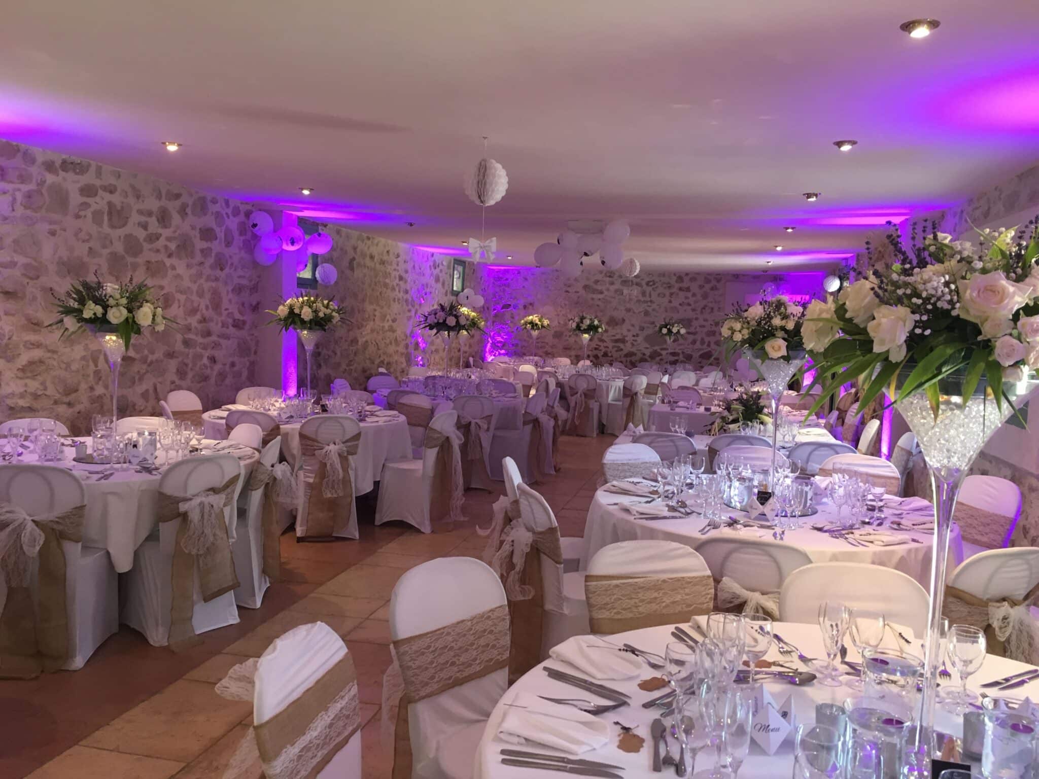 Mariage champêtre, décoration florale en plein air