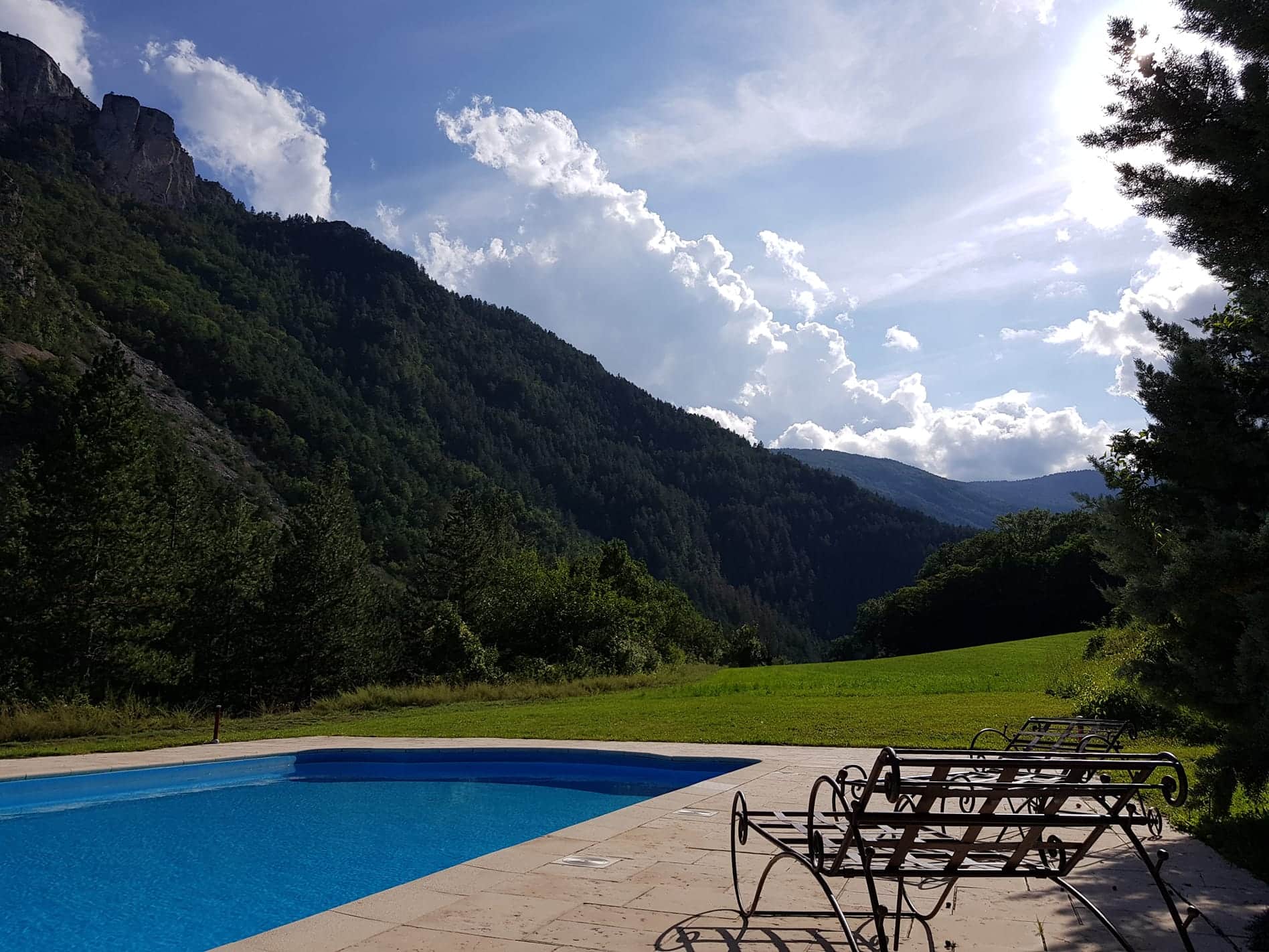 Piscine et parc privatisés du Domaine des Sources